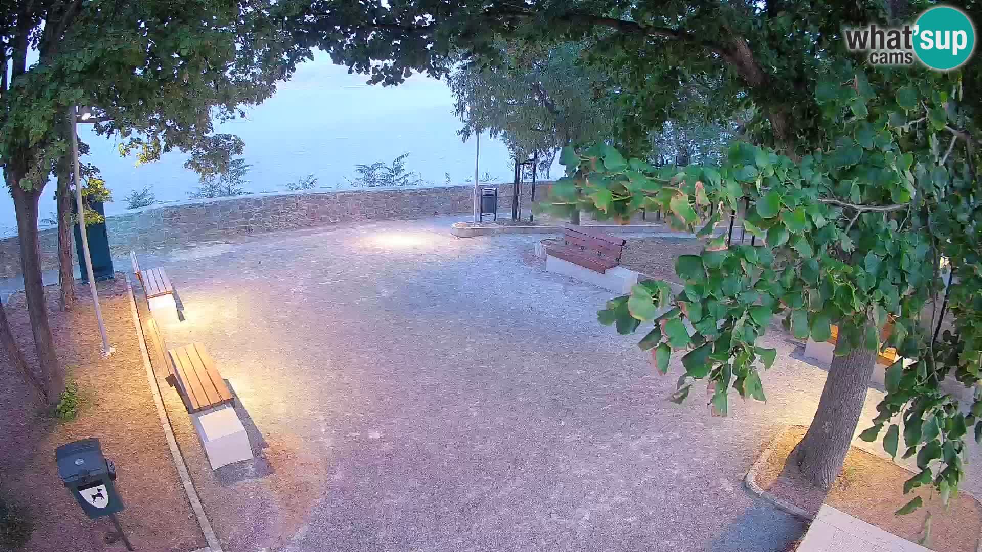 Senj Live Webcam – Schriftstellerpark und Velebit-Kanal