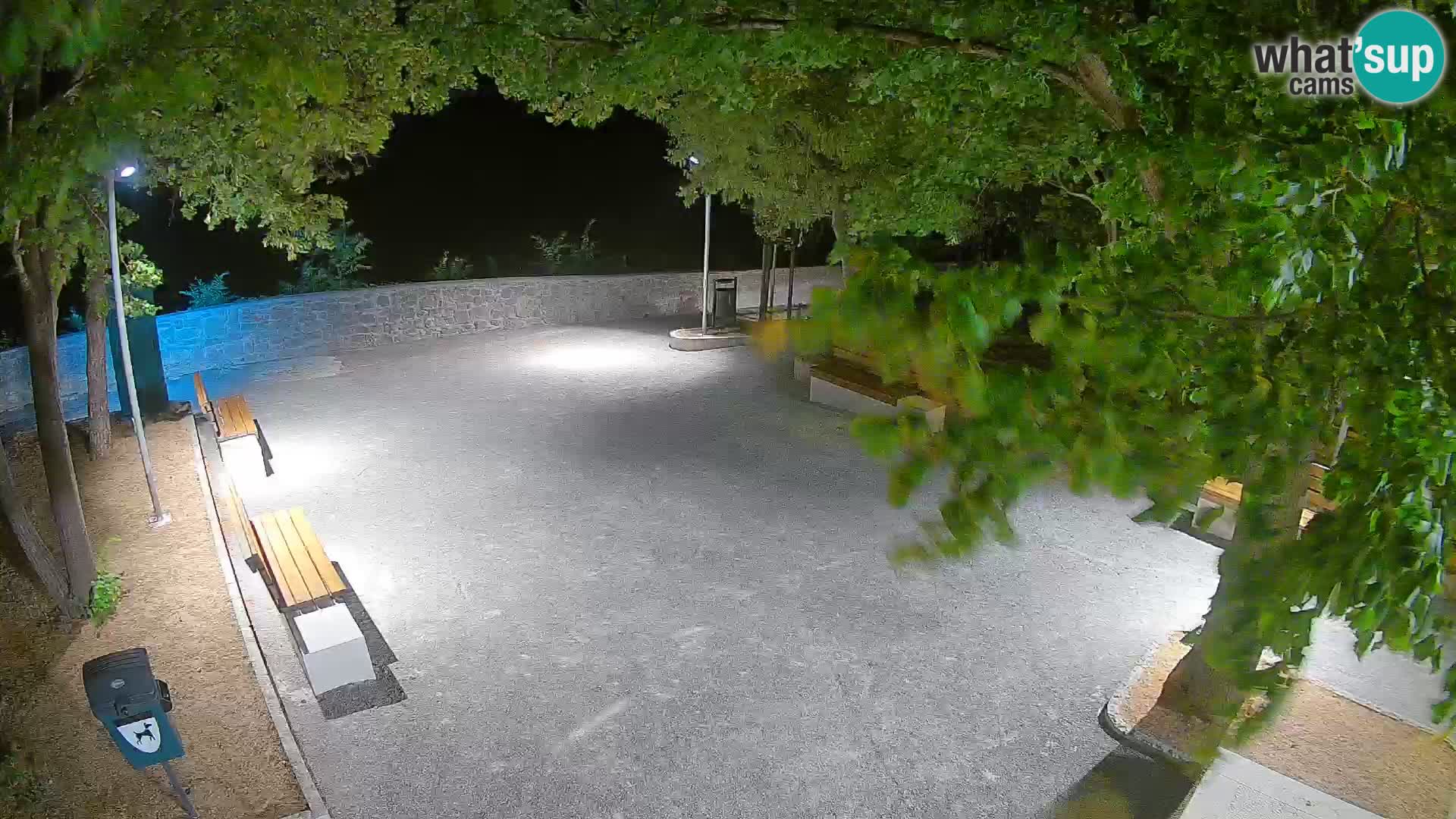Webcam Senj en direct – Parc des Écrivains et canal du Velebit
