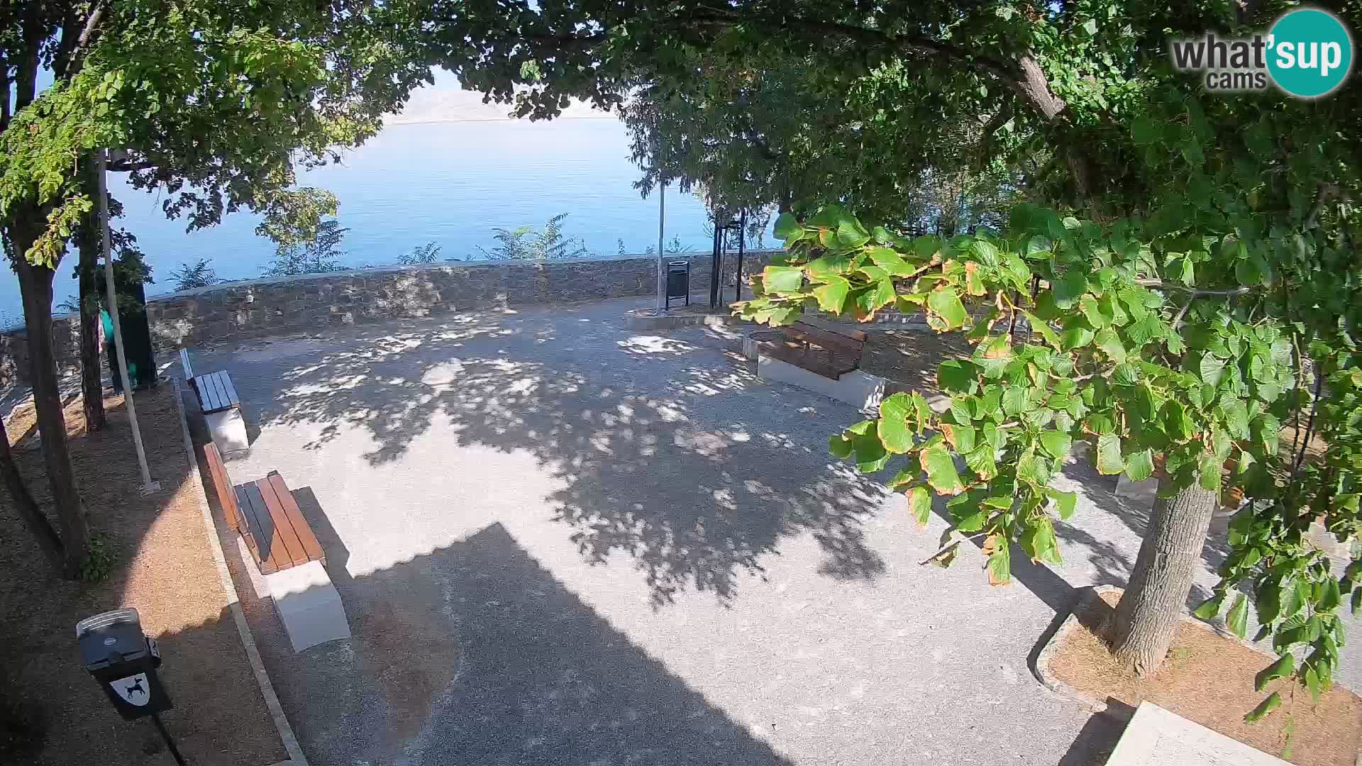 Spletna kamera Senj v živo – Park pisateljev in Velebitski kanal