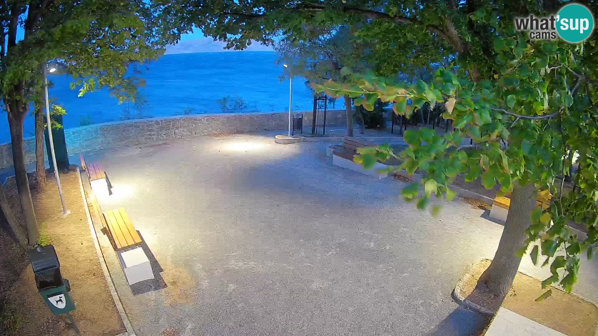 Webcam Senj en direct – Parc des Écrivains et canal du Velebit