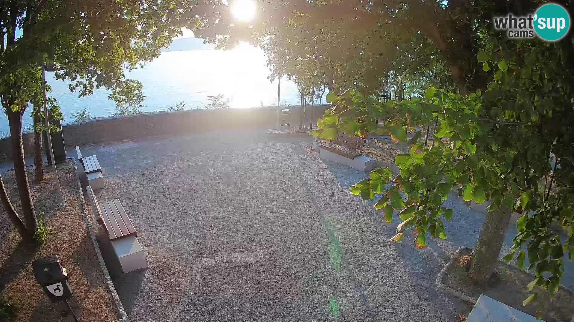 Webcam Senj en direct – Parc des Écrivains et canal du Velebit