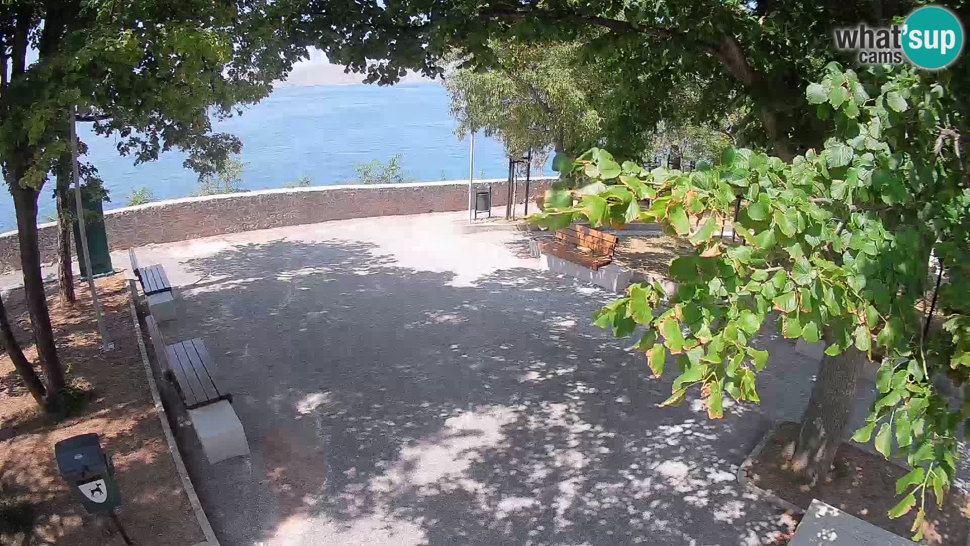 Webcam Senj en direct – Parc des Écrivains et canal du Velebit