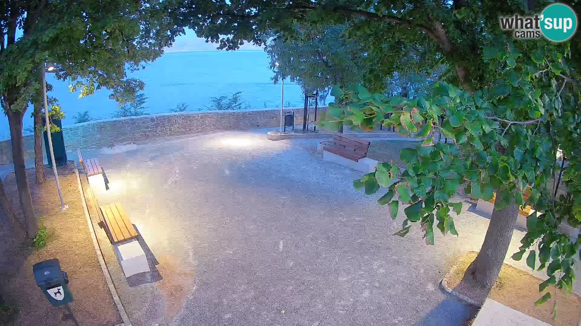 Kamera uživo Senj – Park književnika i Velebitski kanal