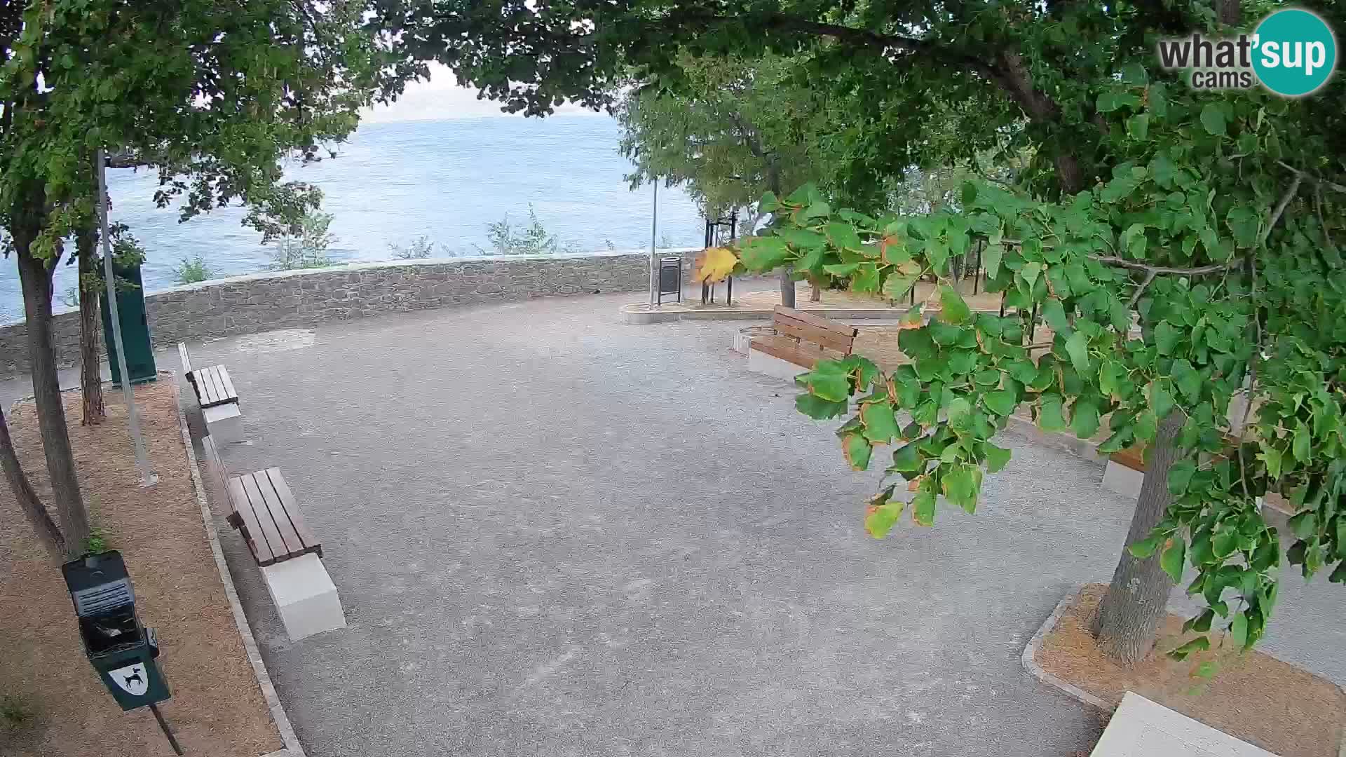 Spletna kamera Senj v živo – Park pisateljev in Velebitski kanal