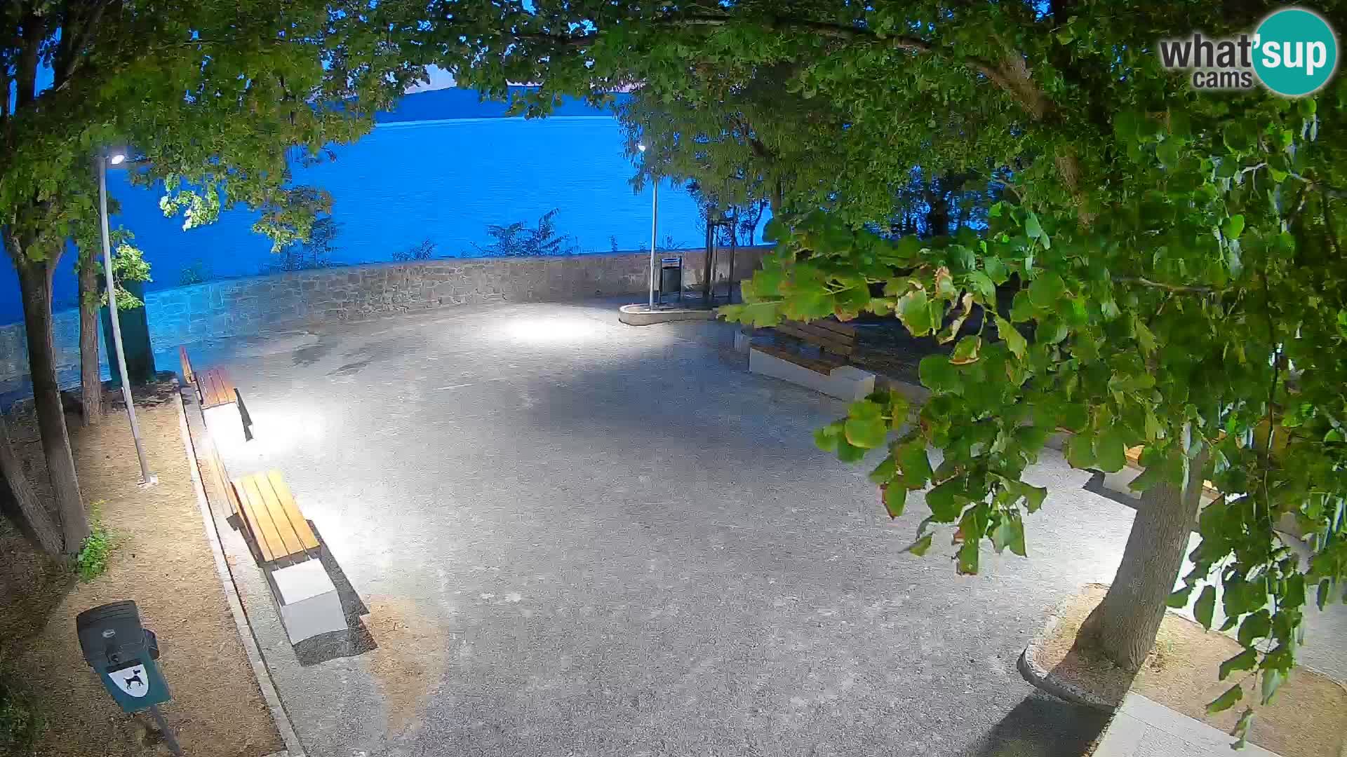 Webcam Senj en direct – Parc des Écrivains et canal du Velebit
