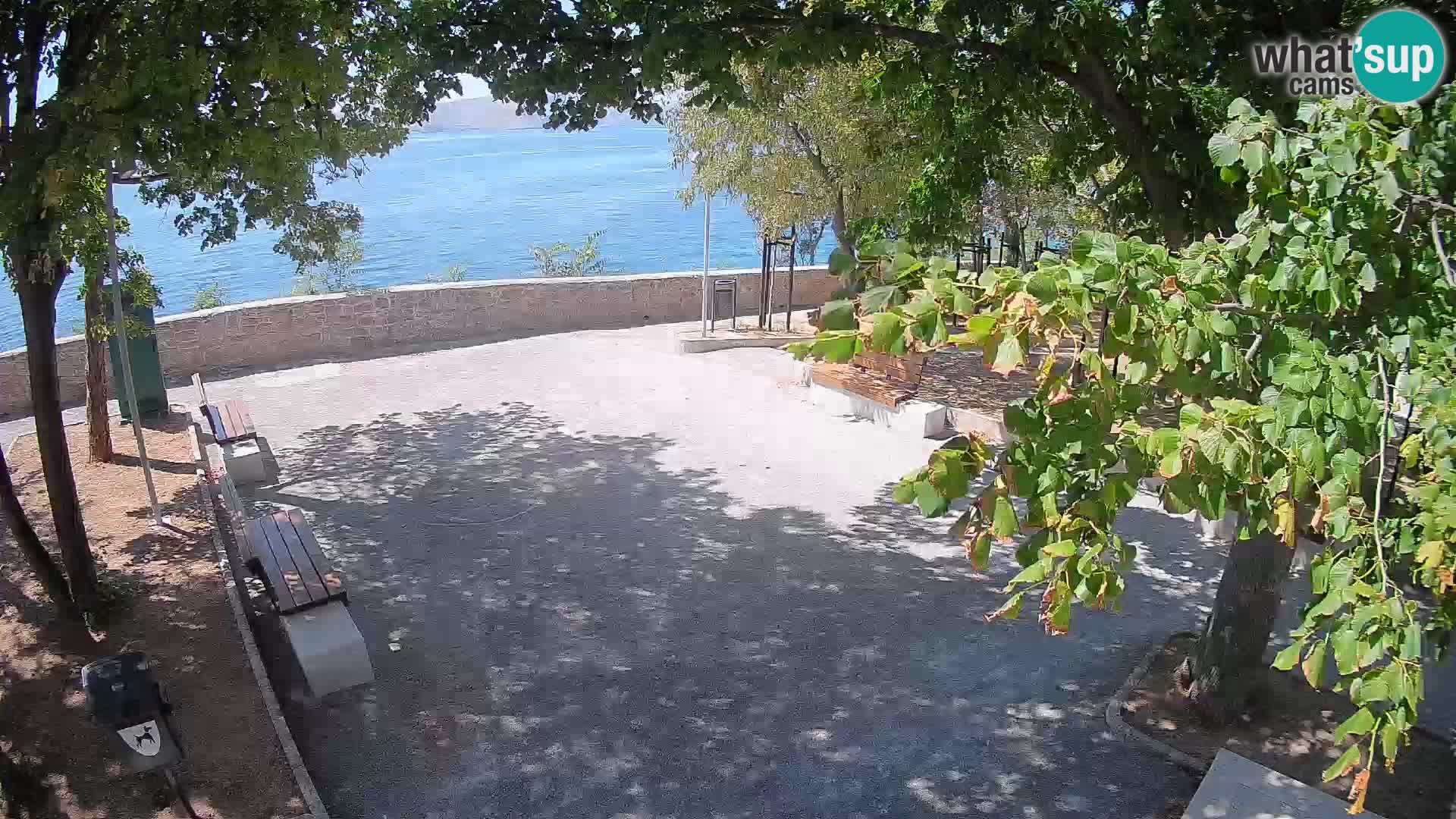 Webcam Senj en direct – Parc des Écrivains et canal du Velebit