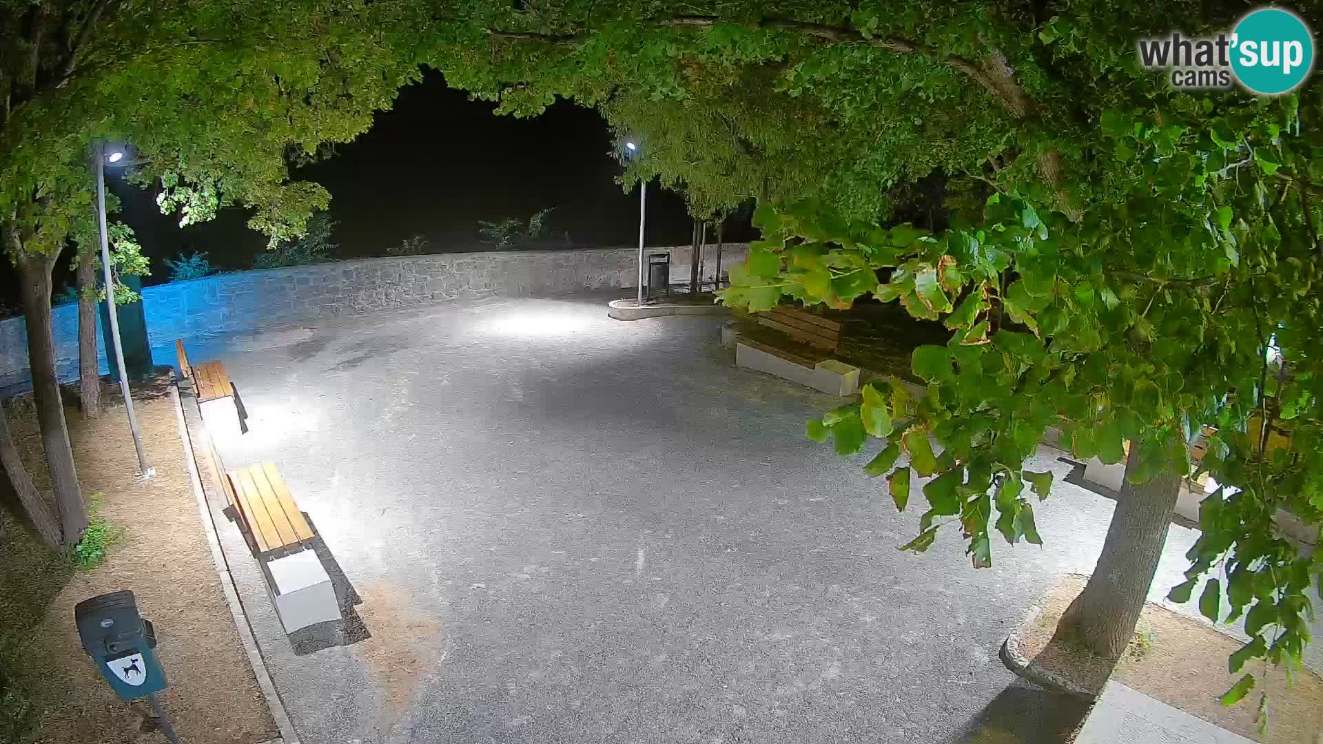 Kamera uživo Senj – Park književnika i Velebitski kanal