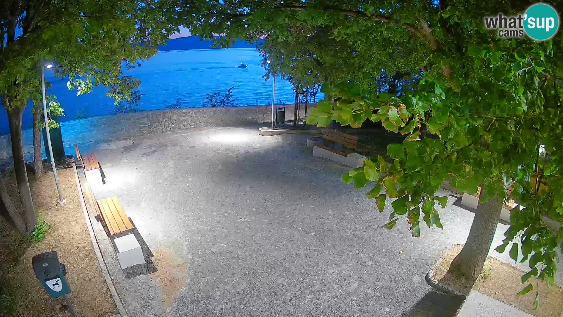 Webcam Senj en direct – Parc des Écrivains et canal du Velebit