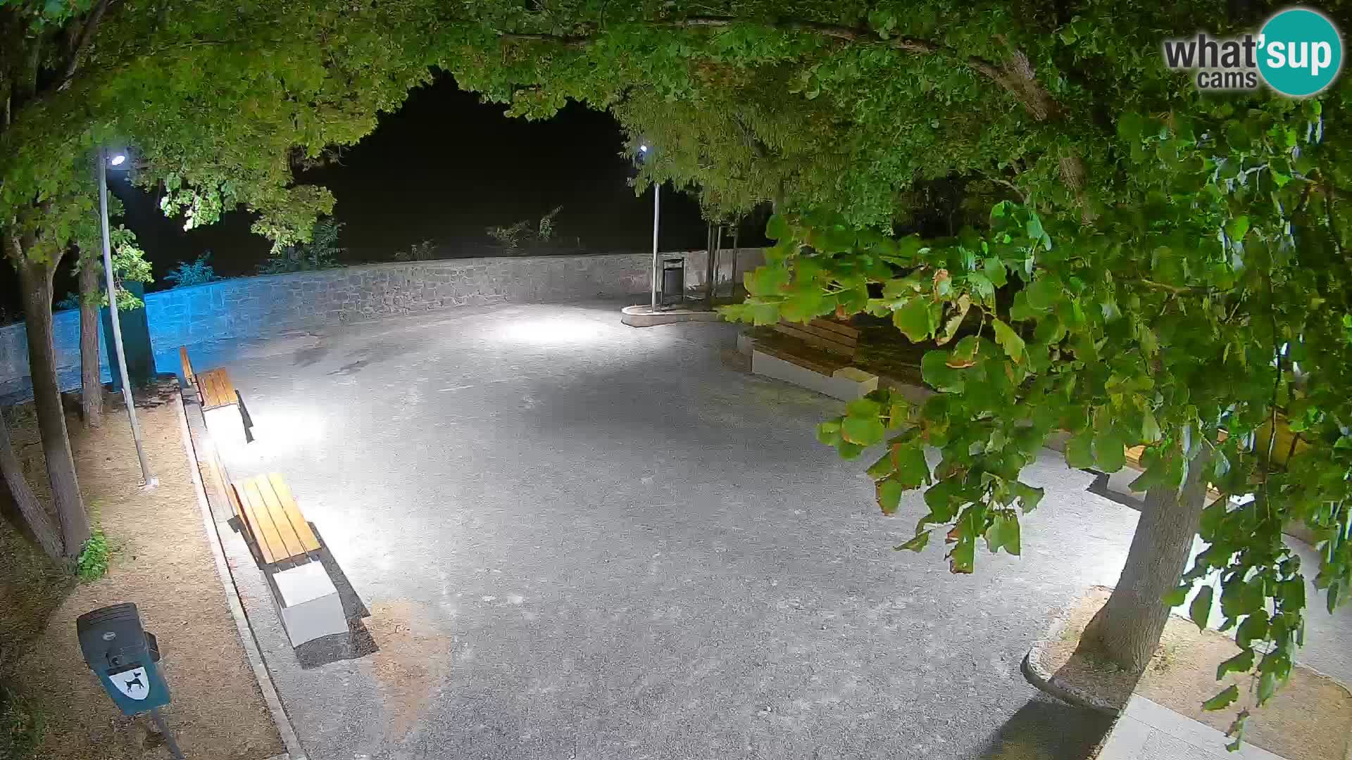 Spletna kamera Senj v živo – Park pisateljev in Velebitski kanal