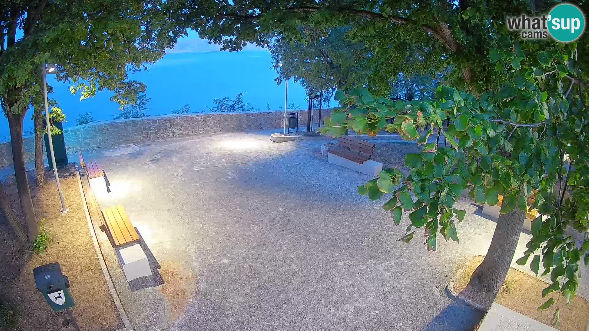 Kamera uživo Senj – Park književnika i Velebitski kanal