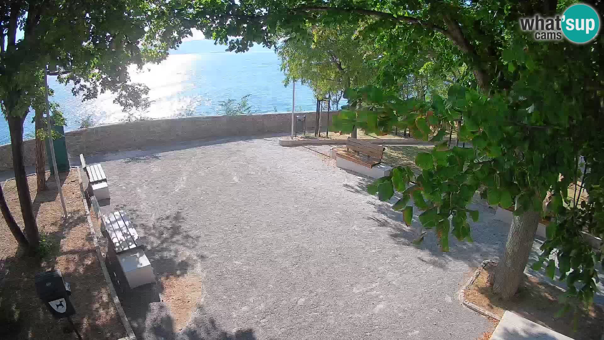 Spletna kamera Senj v živo – Park pisateljev in Velebitski kanal