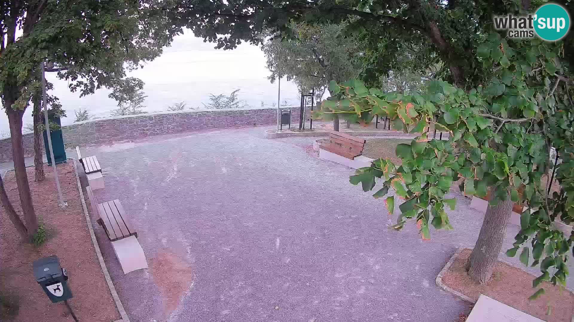 Senj Live Webcam – Schriftstellerpark und Velebit-Kanal