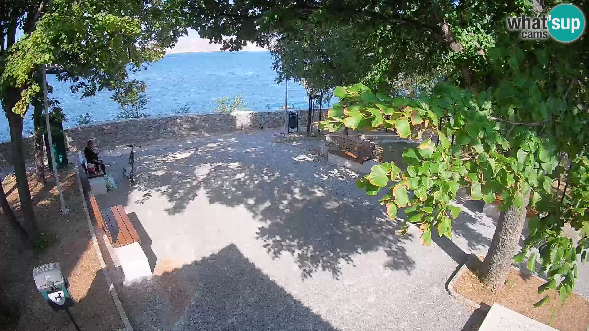 Spletna kamera Senj v živo – Park pisateljev in Velebitski kanal
