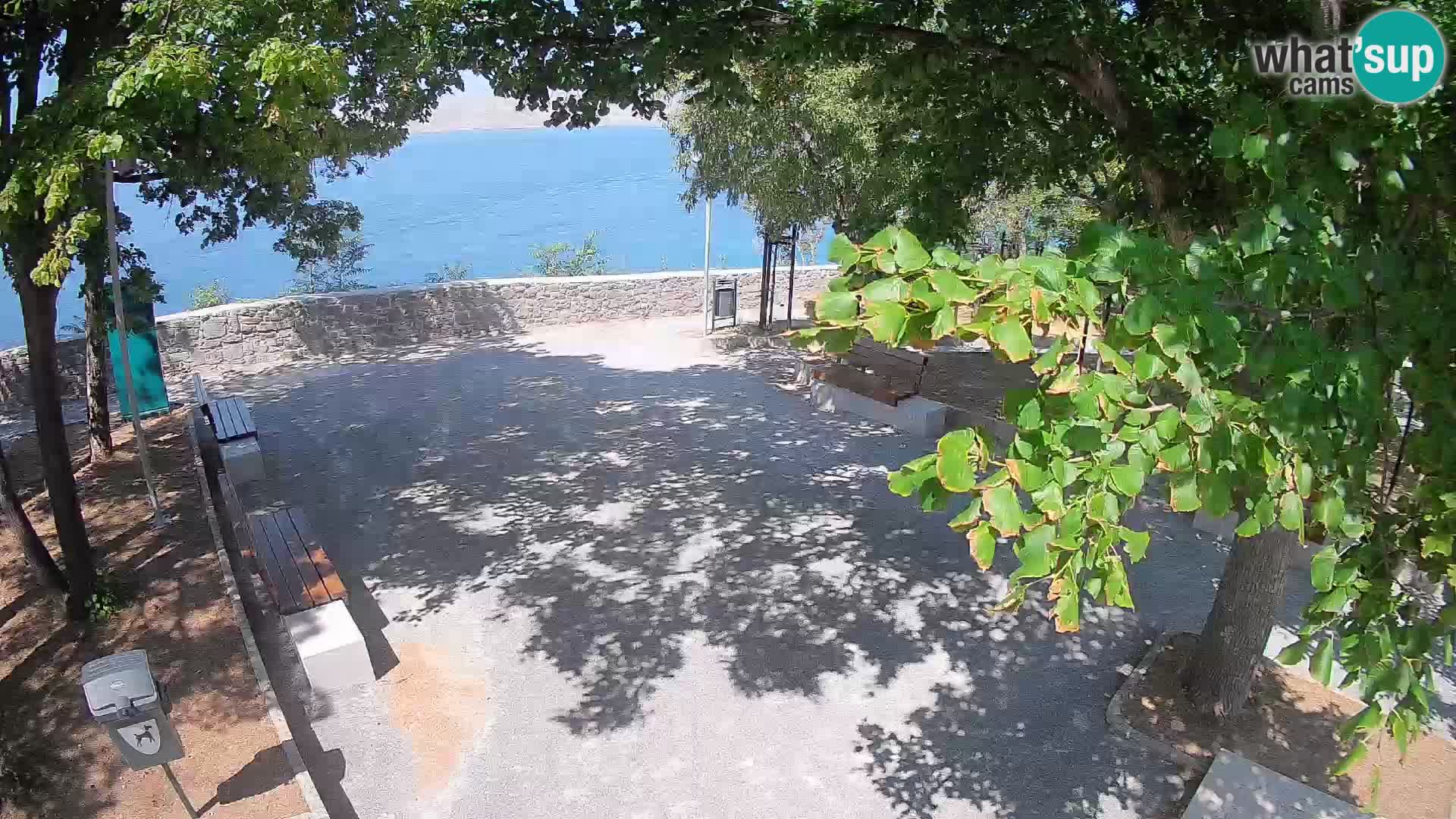 Spletna kamera Senj v živo – Park pisateljev in Velebitski kanal