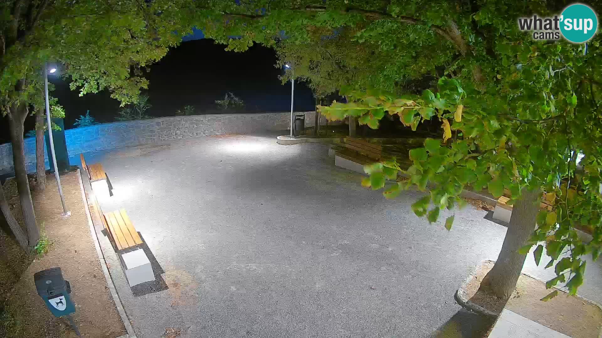 Spletna kamera Senj v živo – Park pisateljev in Velebitski kanal