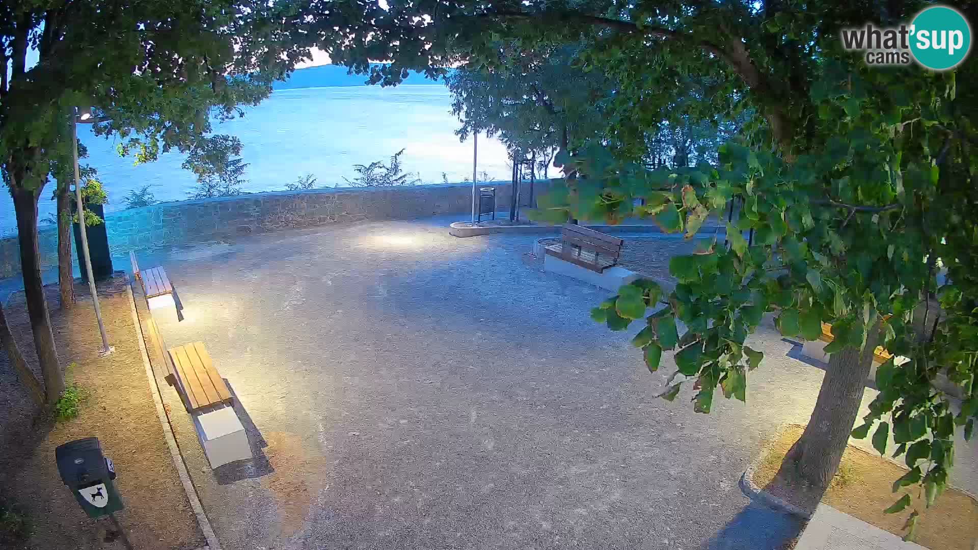 Kamera uživo Senj – Park književnika i Velebitski kanal