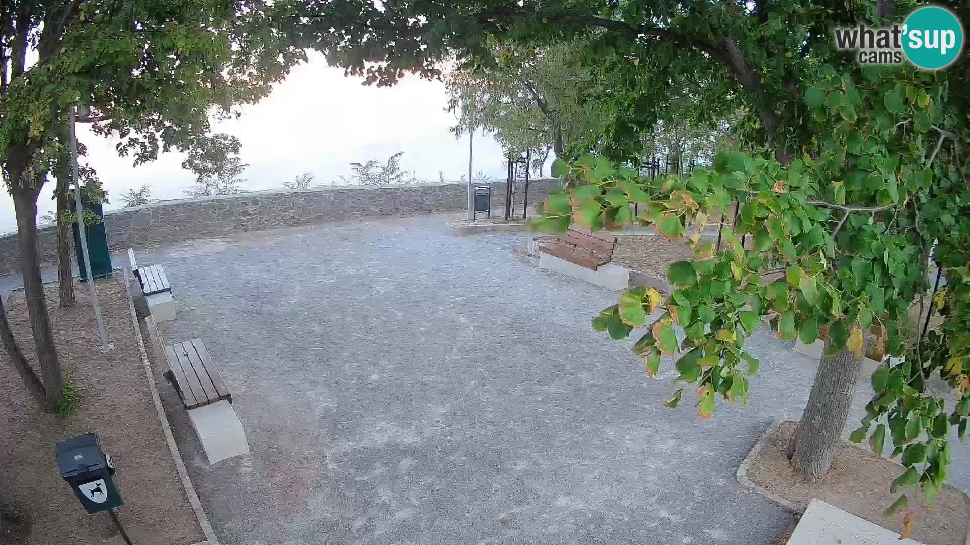 Senj Live Webcam – Schriftstellerpark und Velebit-Kanal