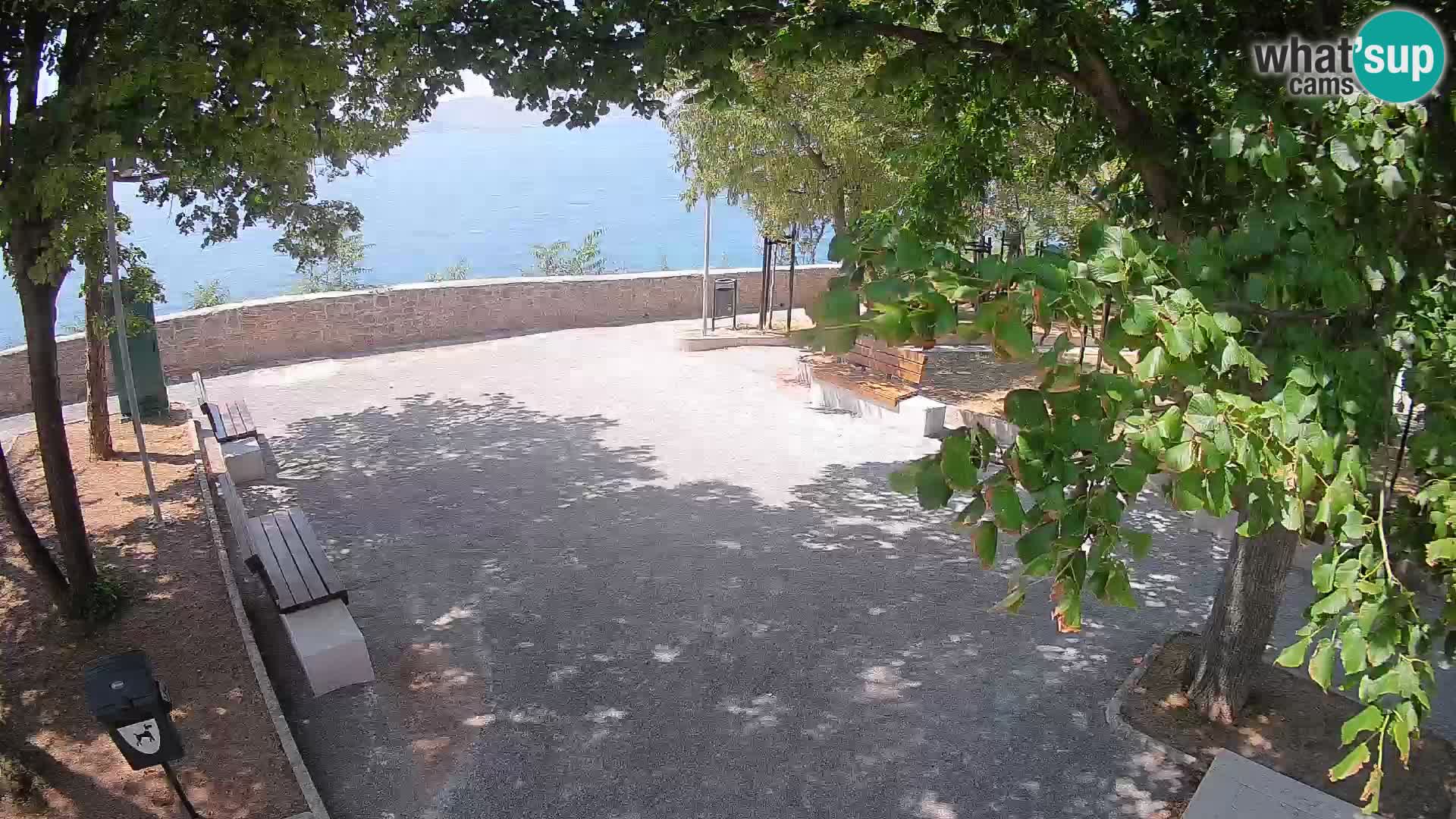 Webcam Senj en direct – Parc des Écrivains et canal du Velebit
