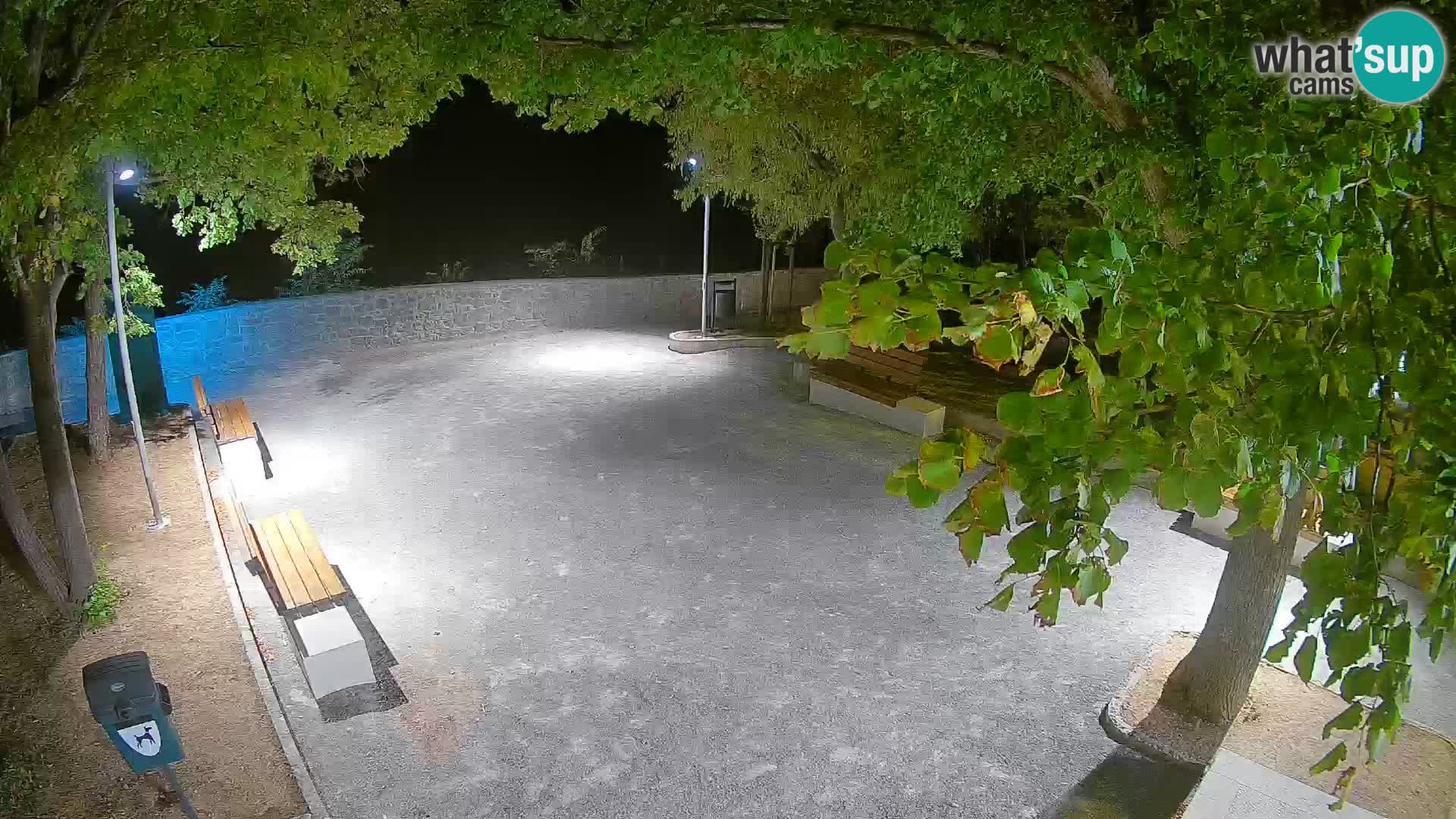Spletna kamera Senj v živo – Park pisateljev in Velebitski kanal