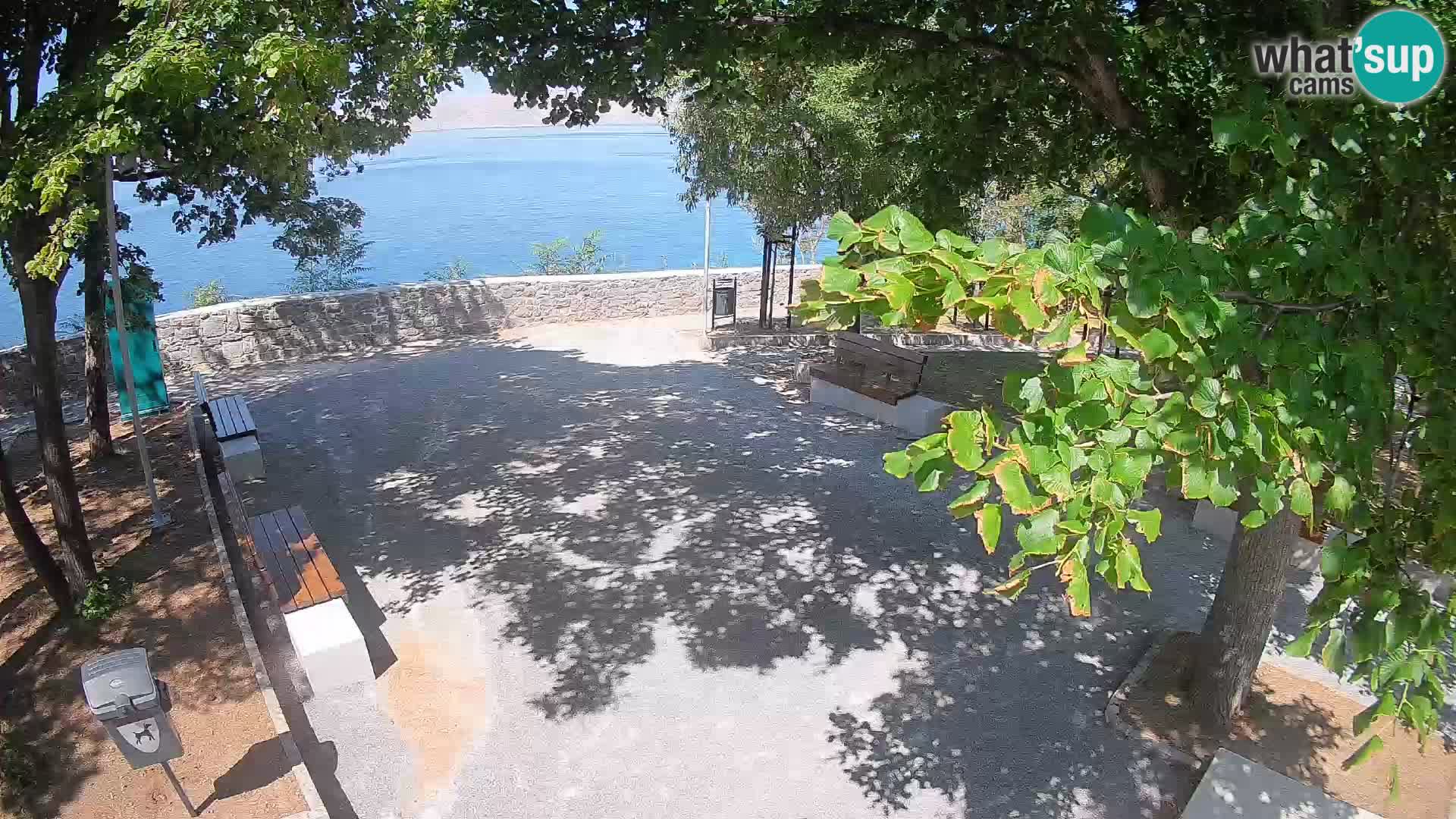 Spletna kamera Senj v živo – Park pisateljev in Velebitski kanal