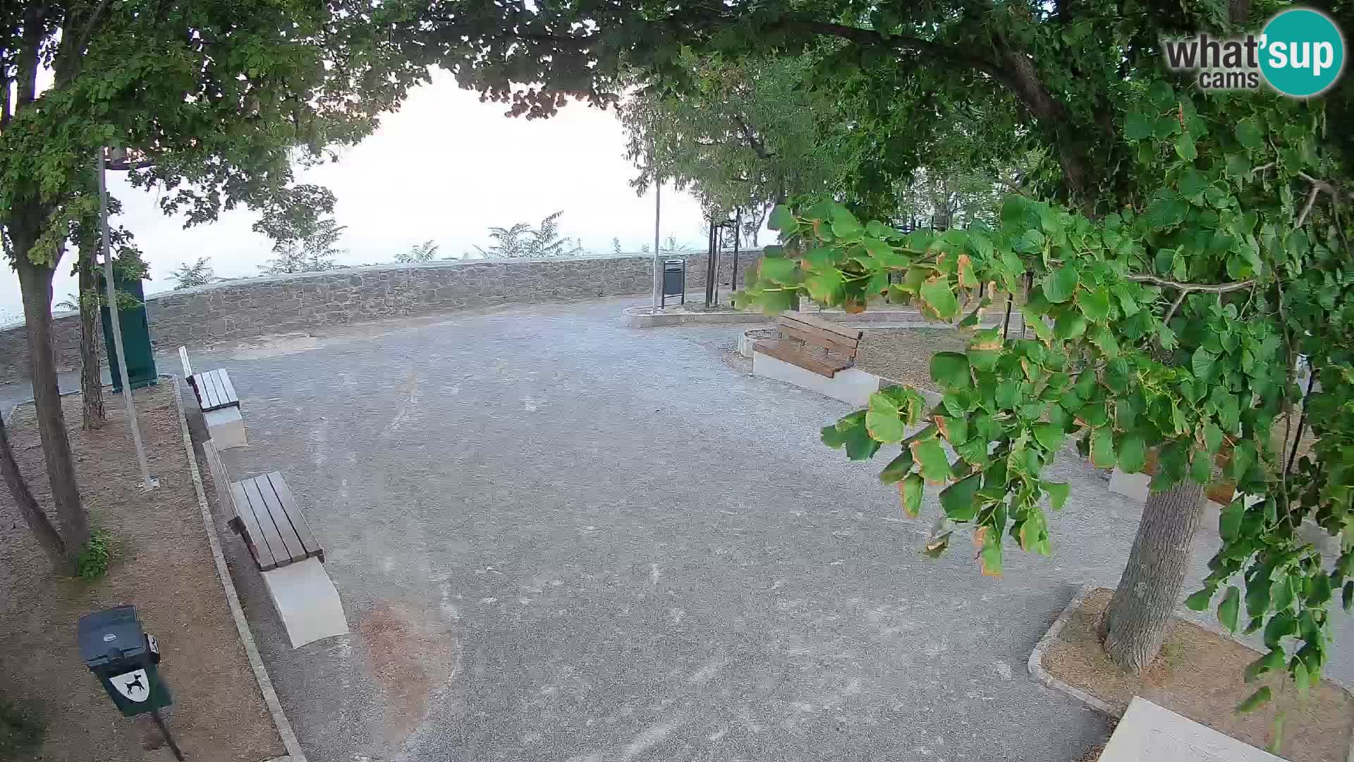 Kamera uživo Senj – Park književnika i Velebitski kanal