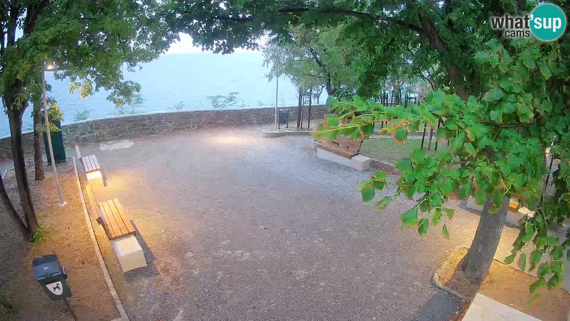 Kamera uživo Senj – Park književnika i Velebitski kanal