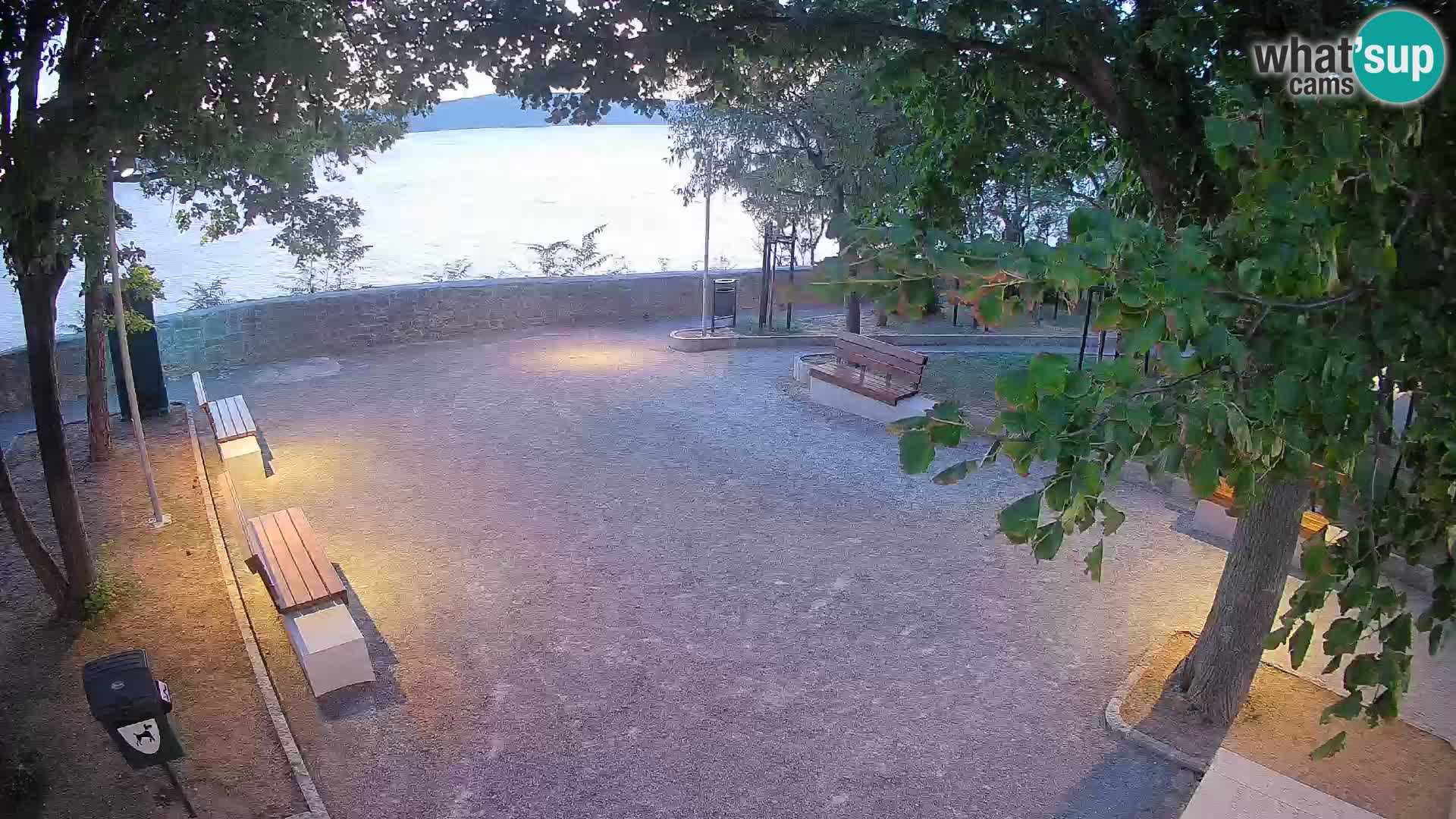Webcam Senj en direct – Parc des Écrivains et canal du Velebit