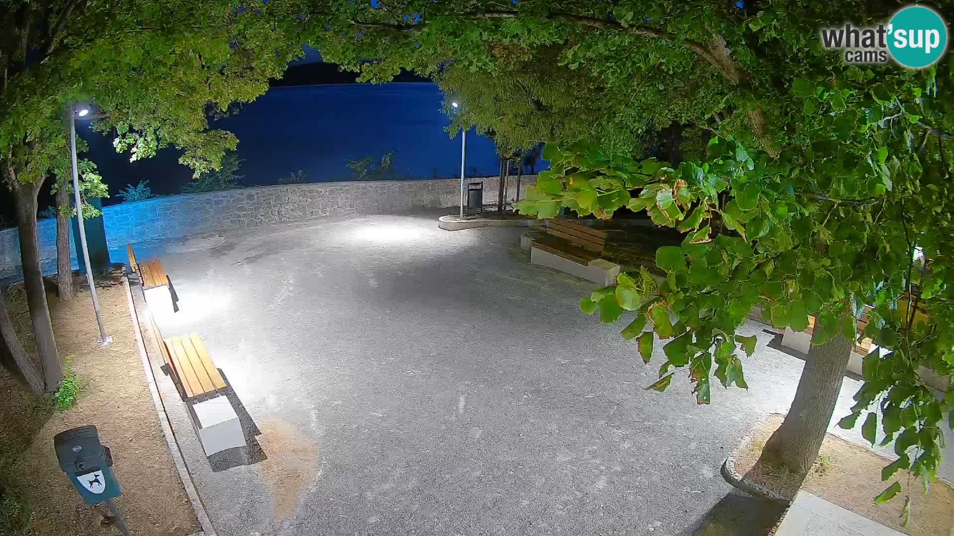 Kamera uživo Senj – Park književnika i Velebitski kanal