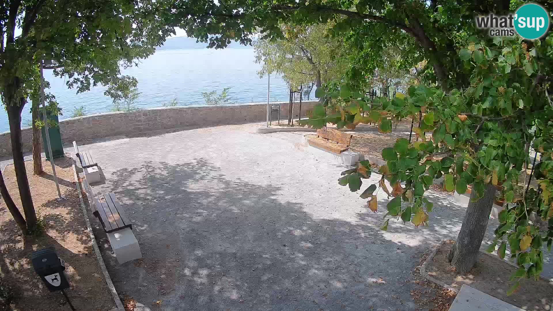 Spletna kamera Senj v živo – Park pisateljev in Velebitski kanal