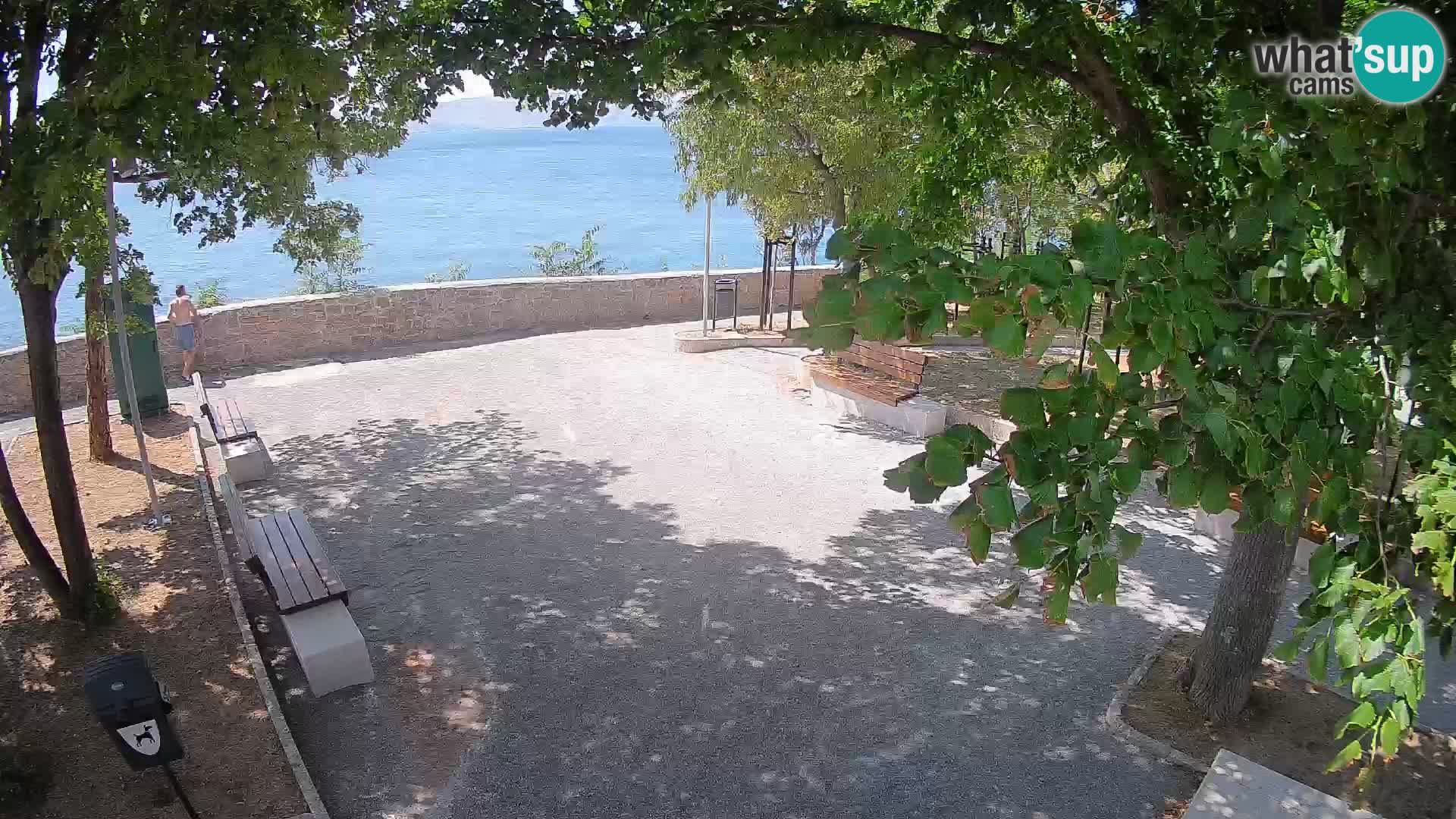 Spletna kamera Senj v živo – Park pisateljev in Velebitski kanal