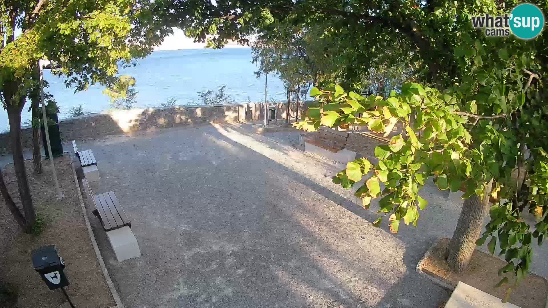 Webcam Senj en direct – Parc des Écrivains et canal du Velebit