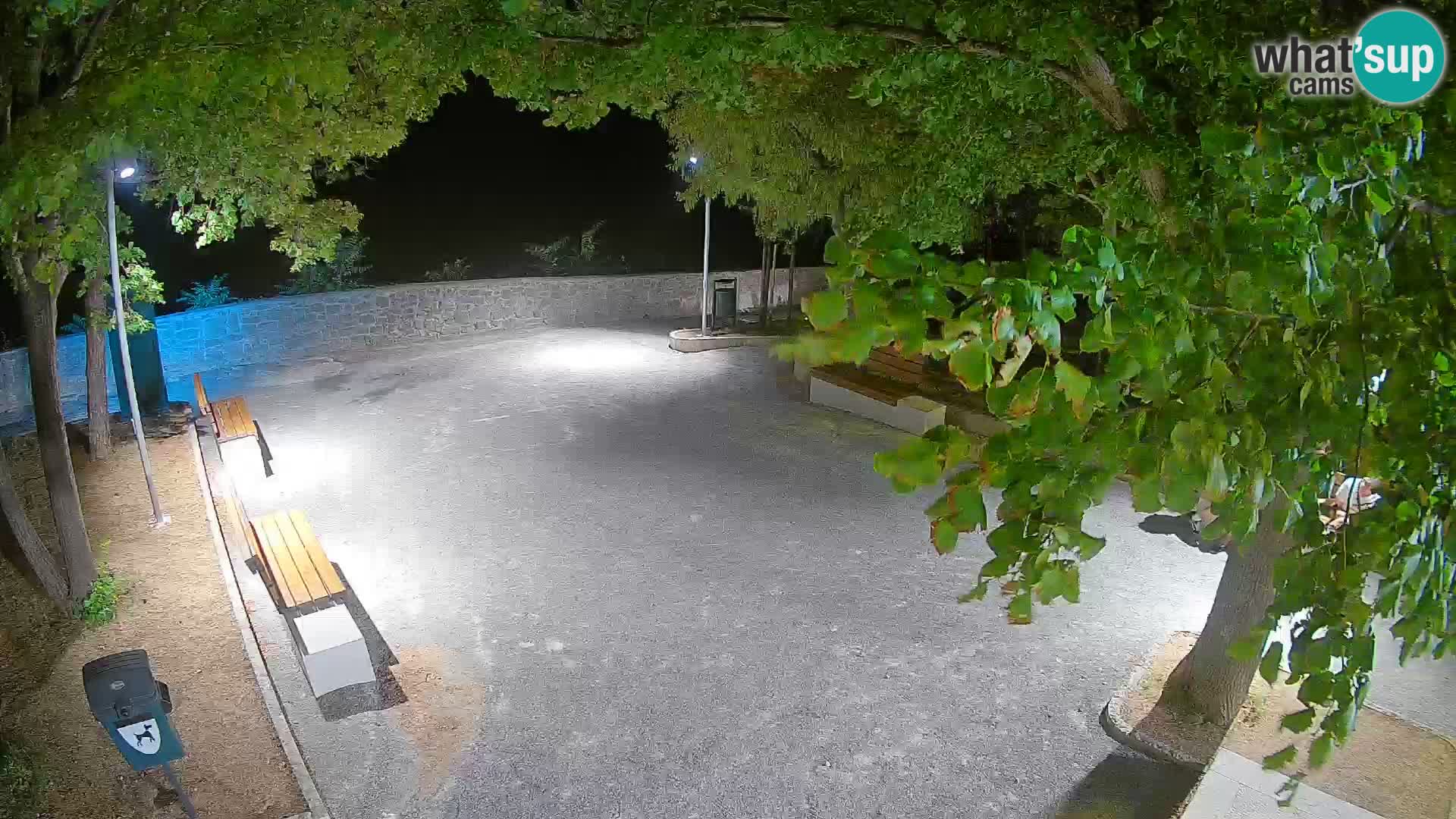 Spletna kamera Senj v živo – Park pisateljev in Velebitski kanal