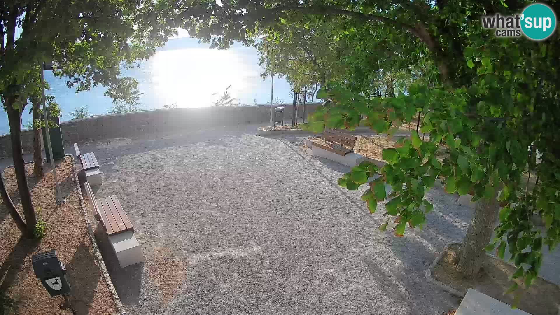 Webcam Senj en direct – Parc des Écrivains et canal du Velebit
