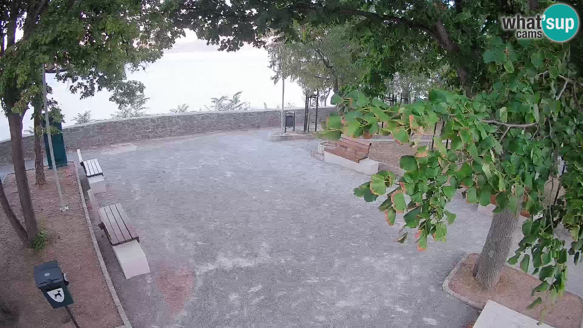 Webcam Senj en direct – Parc des Écrivains et canal du Velebit