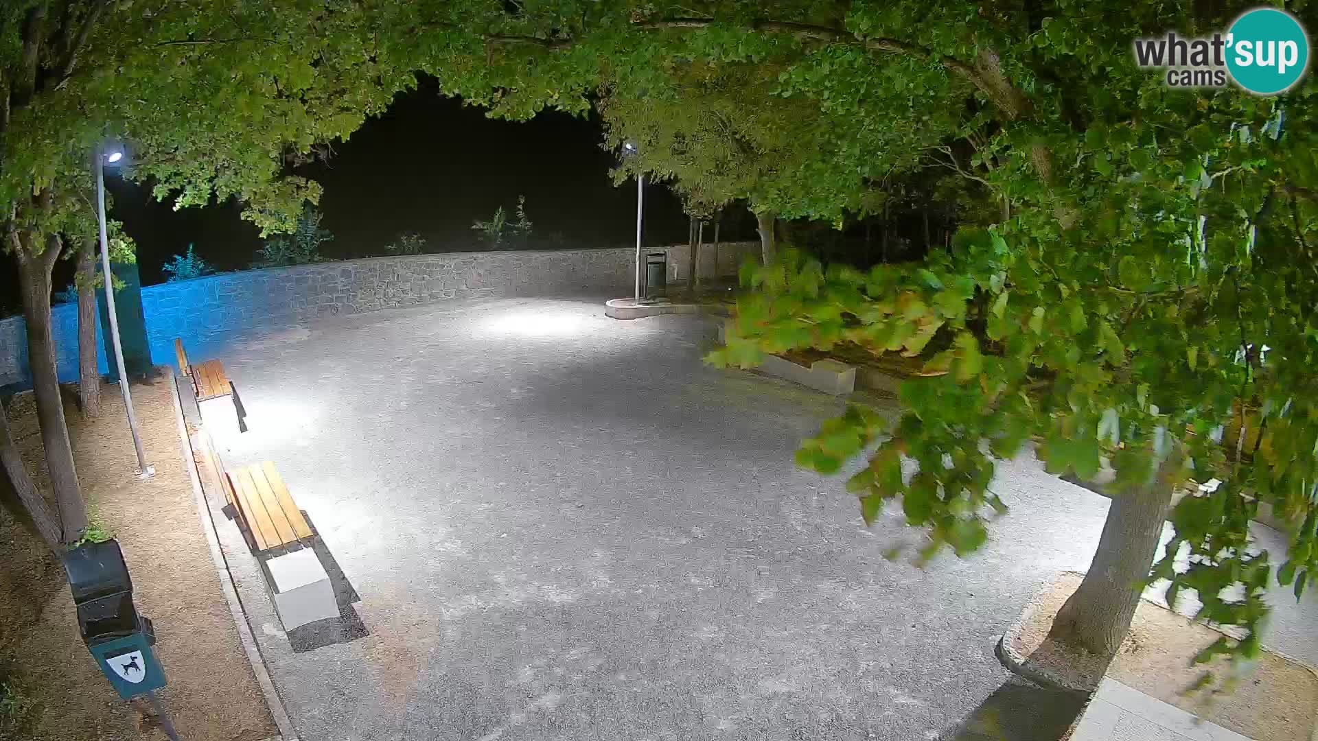 Spletna kamera Senj v živo – Park pisateljev in Velebitski kanal