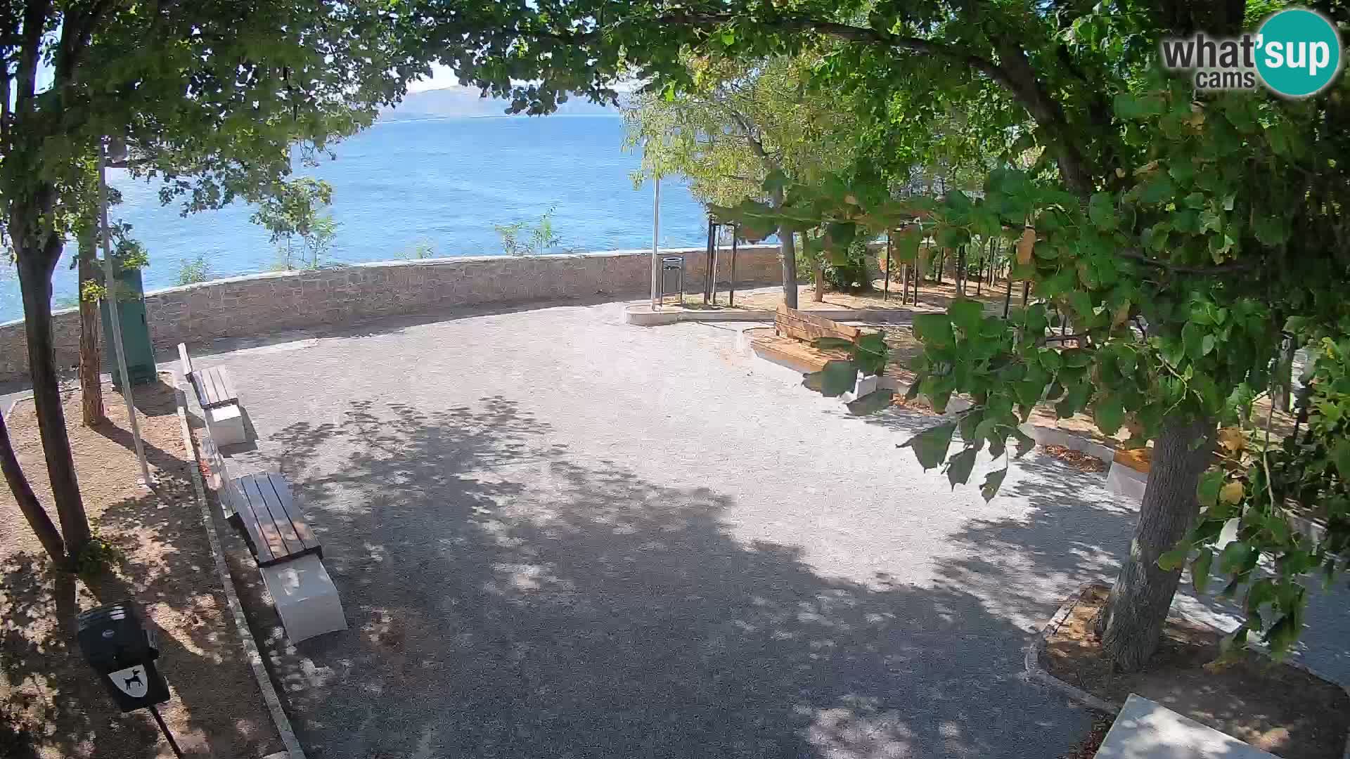 Spletna kamera Senj v živo – Park pisateljev in Velebitski kanal