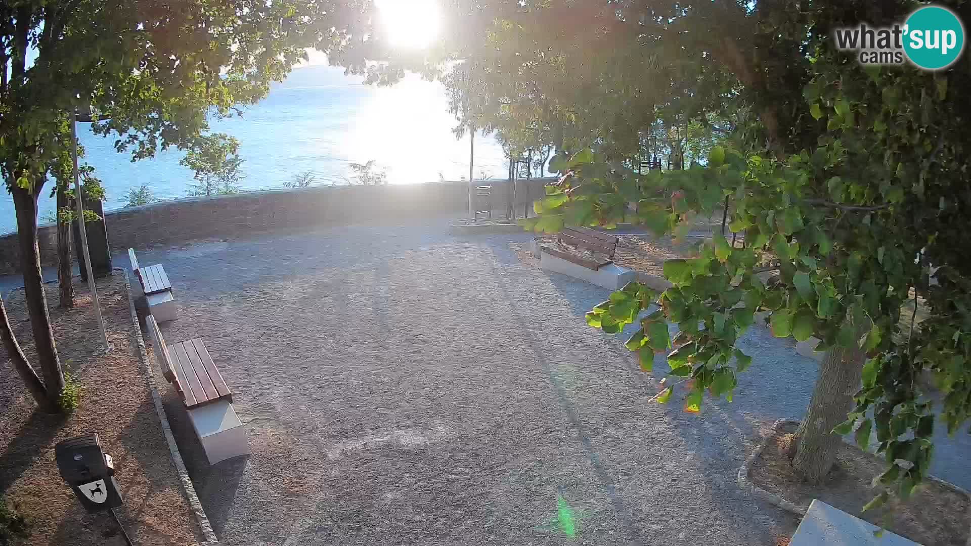 Webcam Senj en direct – Parc des Écrivains et canal du Velebit
