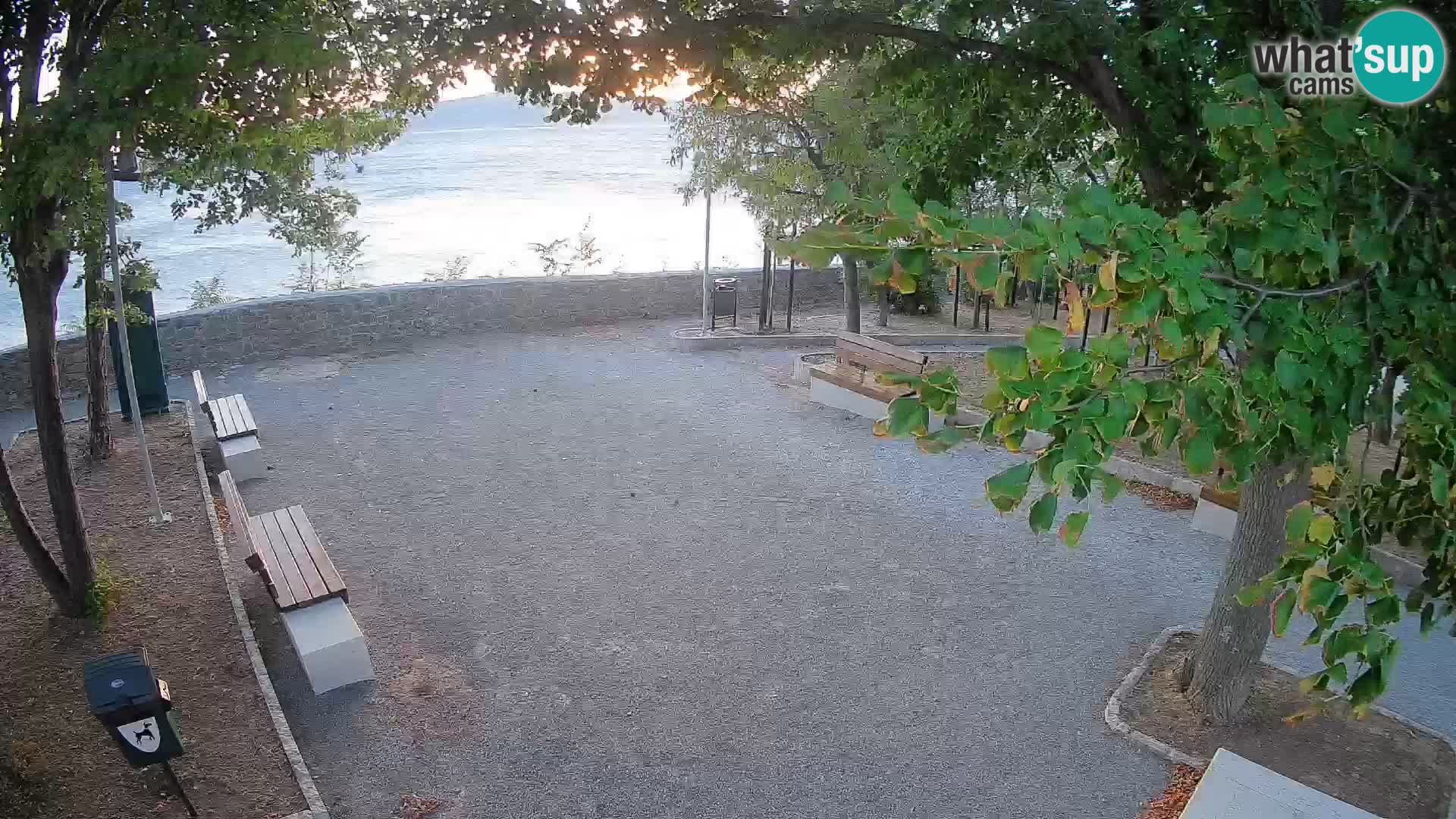 Webcam Senj en direct – Parc des Écrivains et canal du Velebit