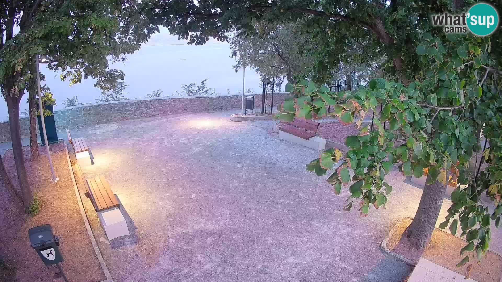 Senj Live Webcam – Schriftstellerpark und Velebit-Kanal