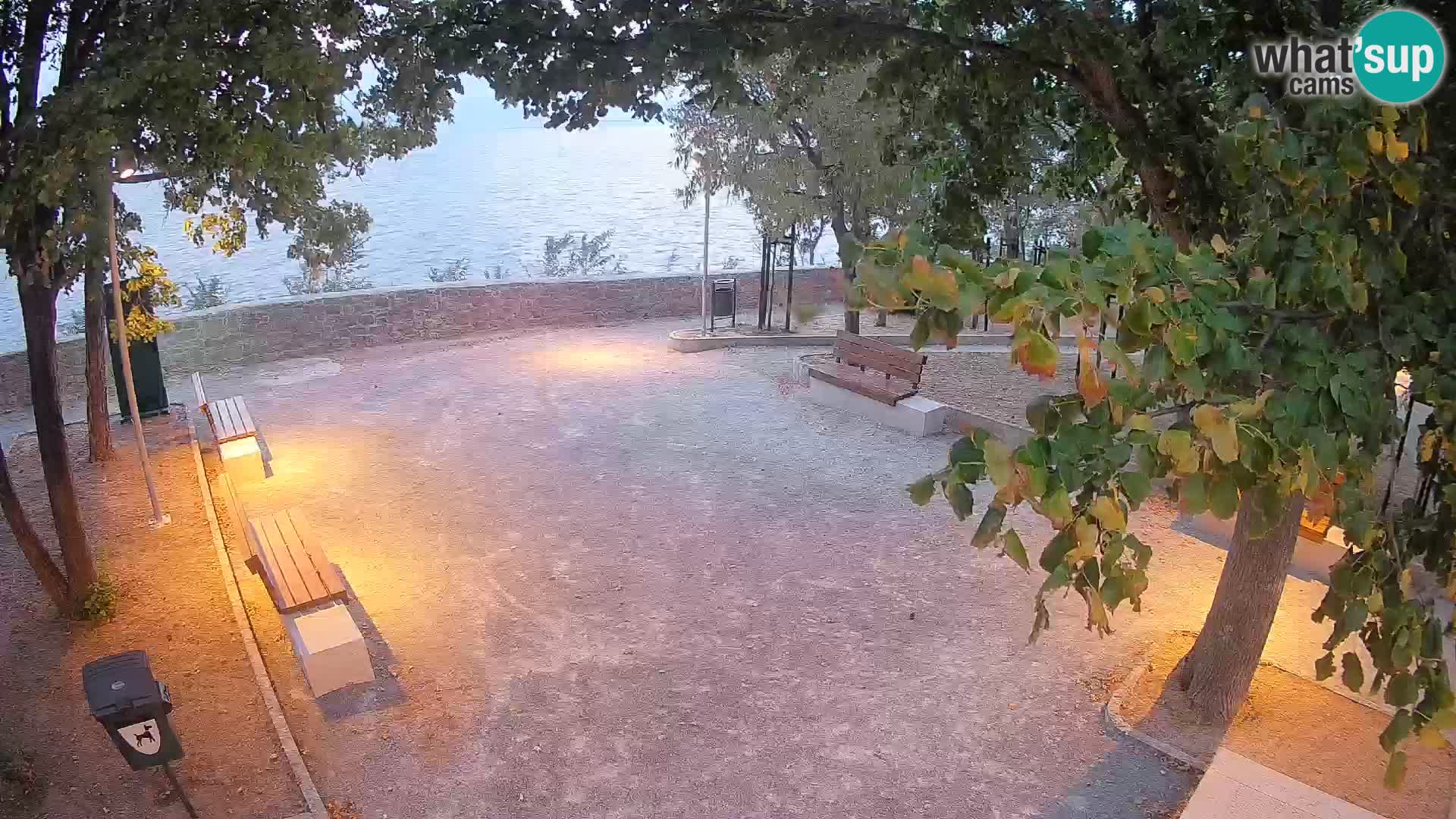 Webcam Senj en direct – Parc des Écrivains et canal du Velebit