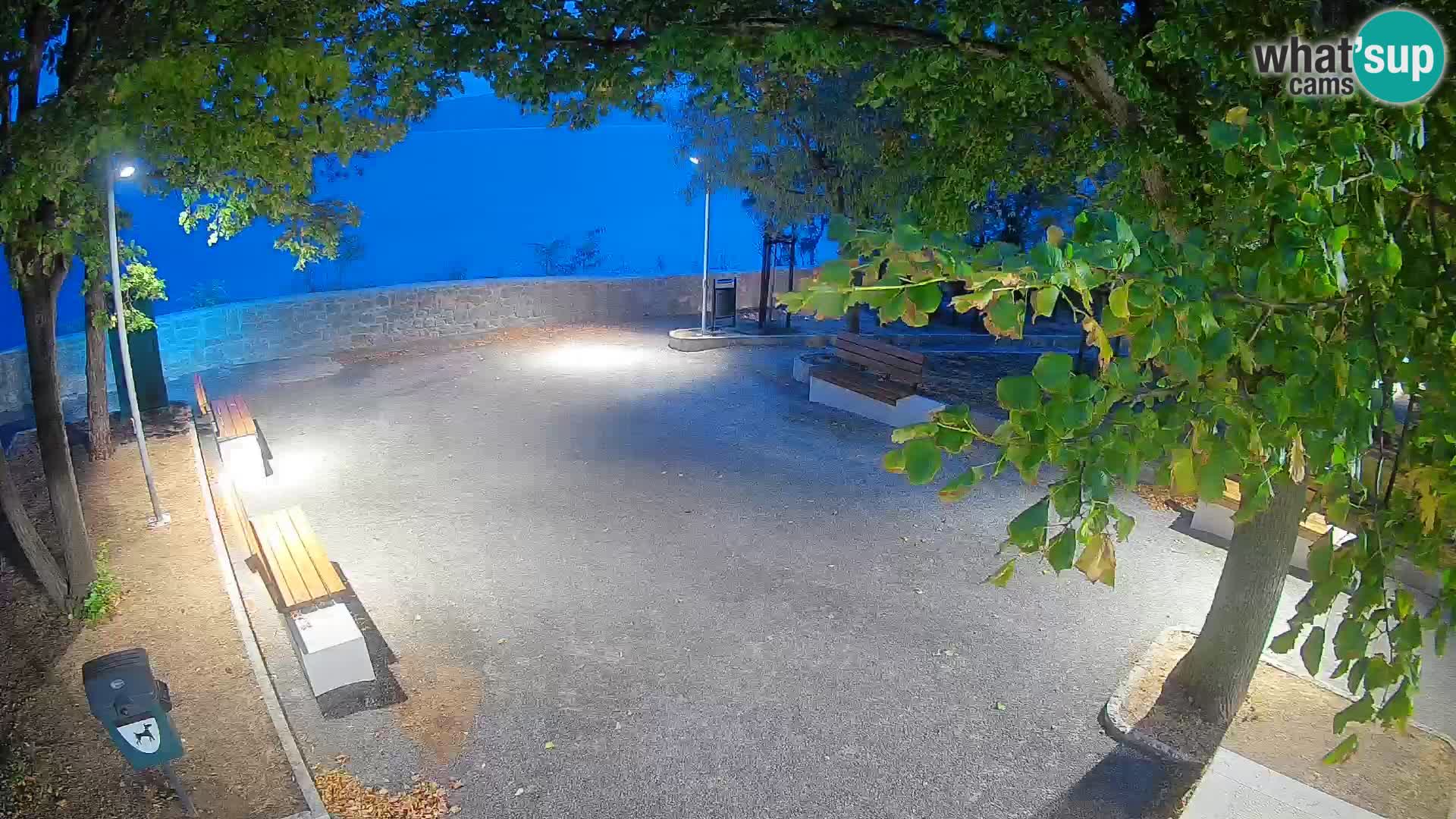 Kamera uživo Senj – Park književnika i Velebitski kanal