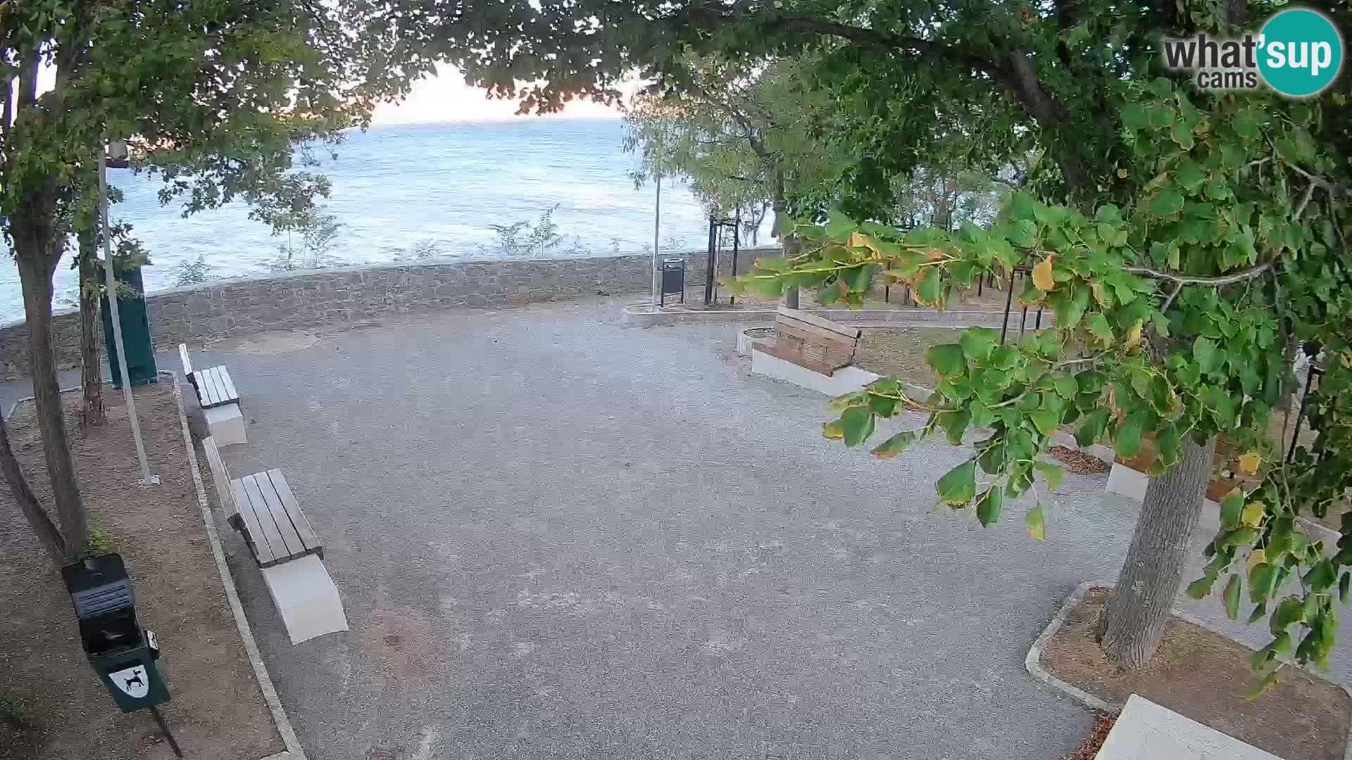 Webcam Senj en direct – Parc des Écrivains et canal du Velebit