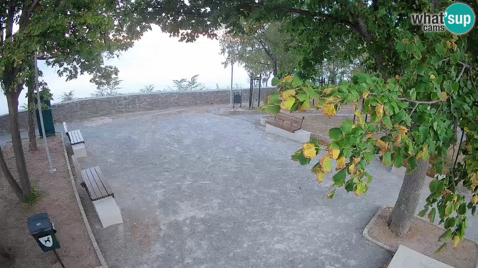 Webcam Senj en direct – Parc des Écrivains et canal du Velebit