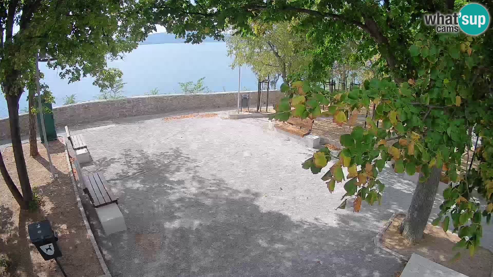 Webcam Senj en direct – Parc des Écrivains et canal du Velebit