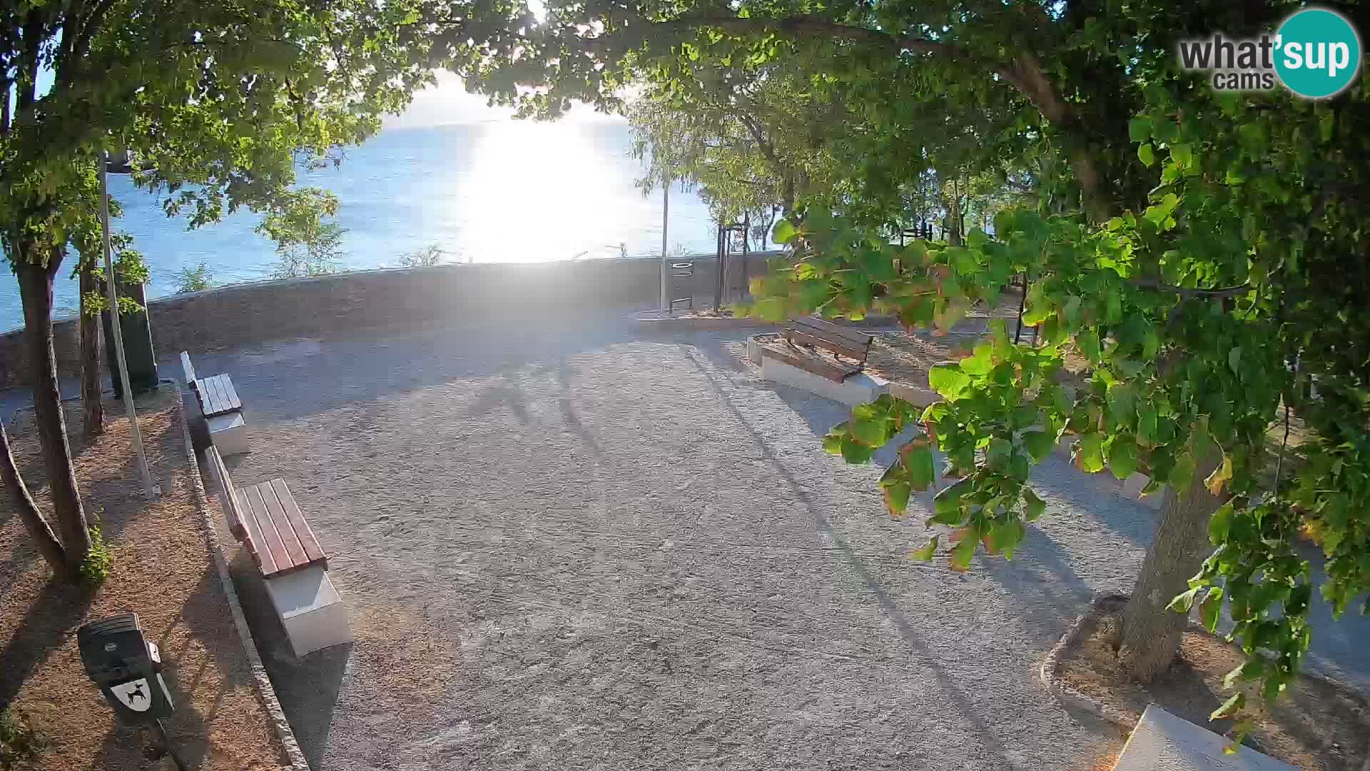 Webcam Senj en direct – Parc des Écrivains et canal du Velebit
