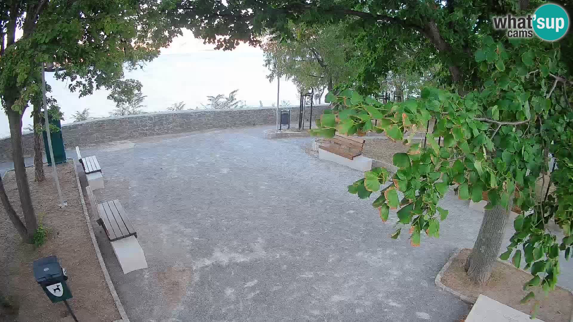 Webcam Senj en direct – Parc des Écrivains et canal du Velebit