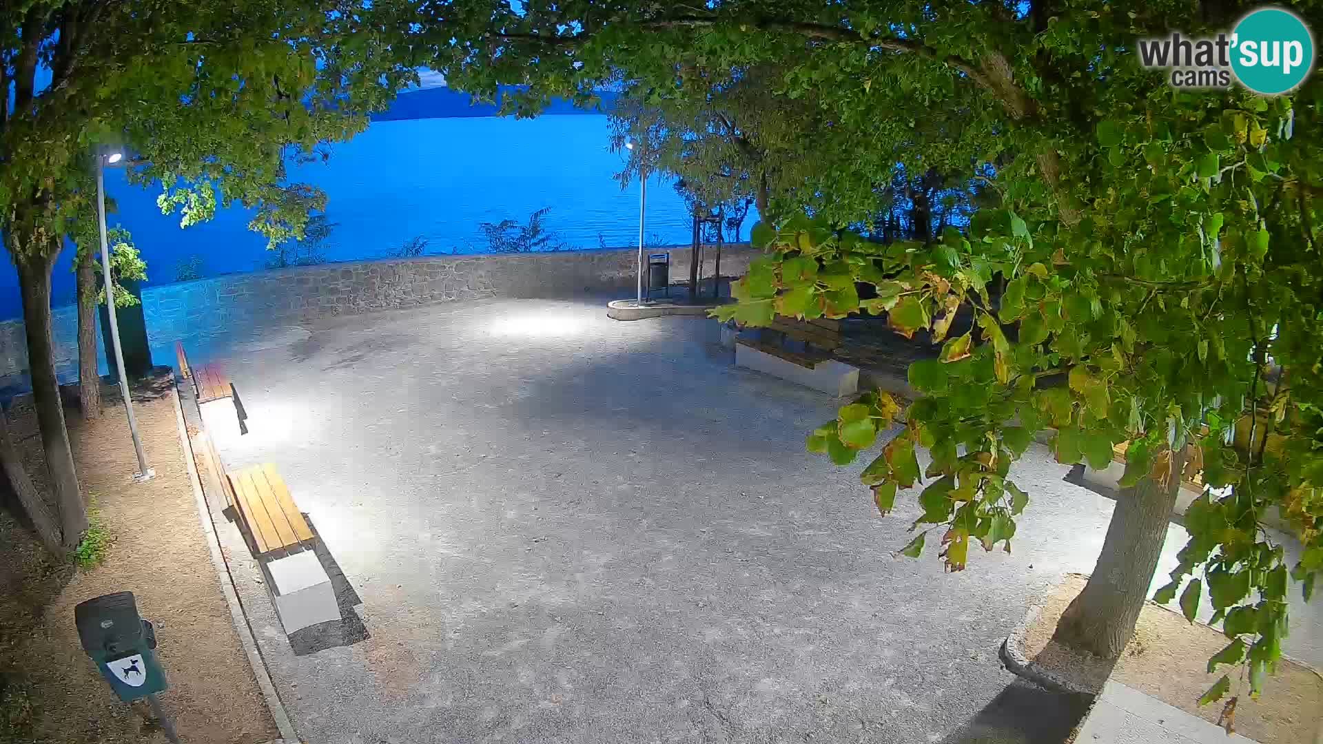 Webcam Senj en direct – Parc des Écrivains et canal du Velebit