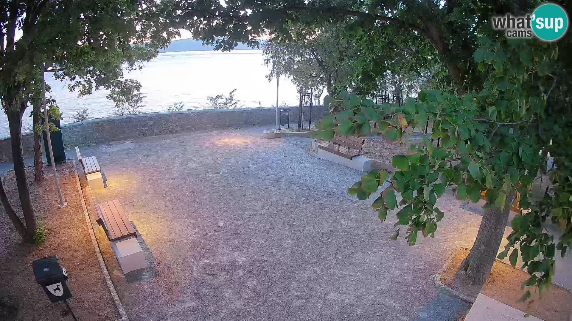 Webcam Senj en direct – Parc des Écrivains et canal du Velebit