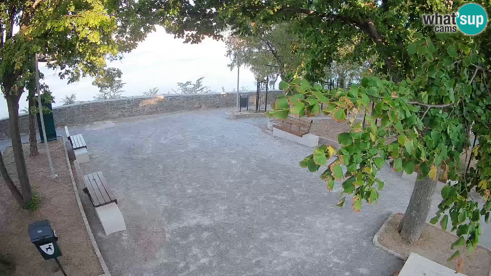 Webcam Senj en direct – Parc des Écrivains et canal du Velebit