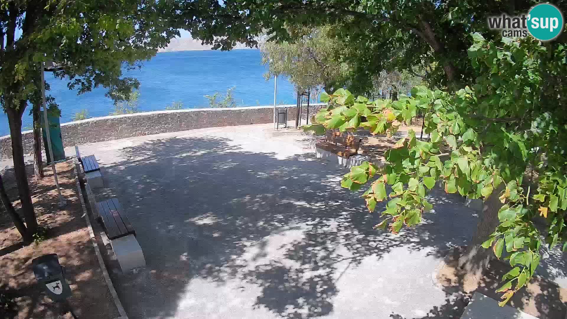 Spletna kamera Senj v živo – Park pisateljev in Velebitski kanal